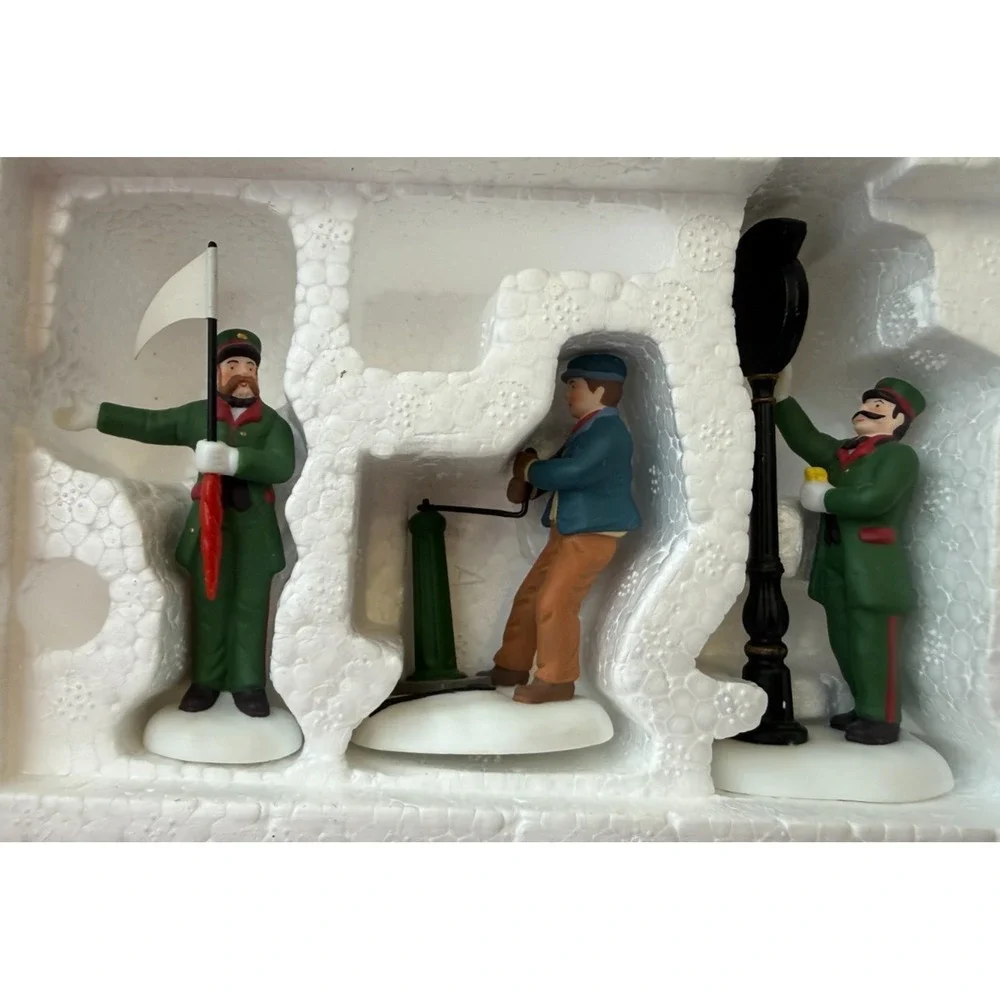 Dept 56 Dickens Village Busy Railway Station Set of 3 Porcelain Accessories #56